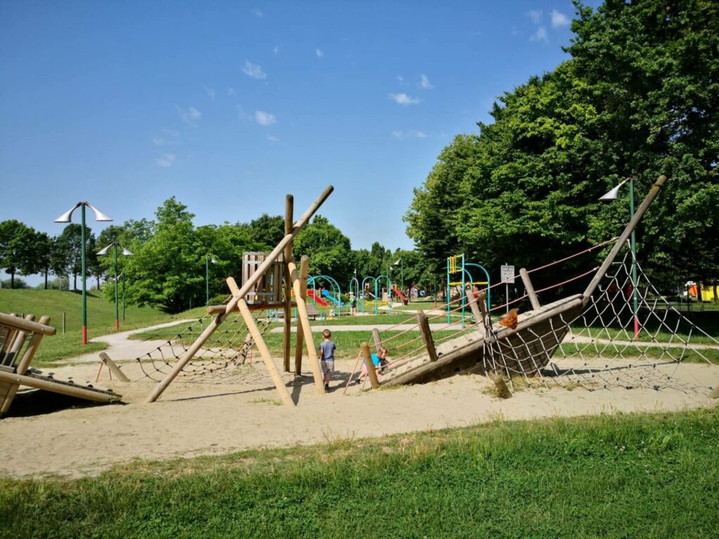 Spielplarz Bocarski dom 1 1536x1152 1 1024x768